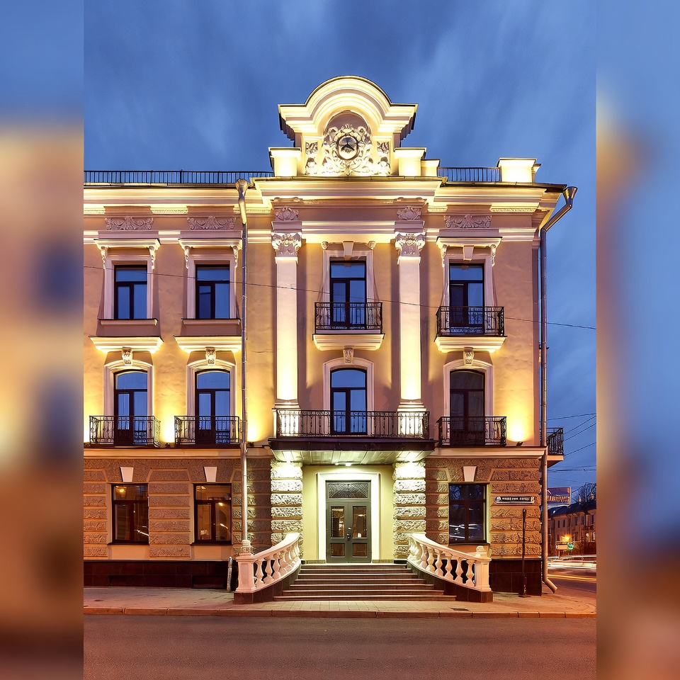 Отель четыре звезды на Таганской улице в центре Москвы рядом с метро